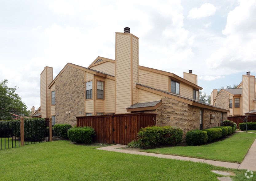 huntington-cove-townhomes-farmers-branch-tx-building-photo-39